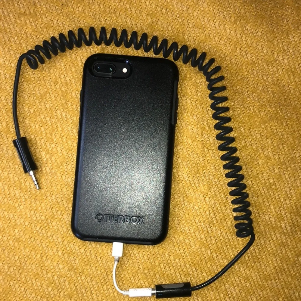 Griffin Aux audio cord / purchase from Amazon/ no box gently used